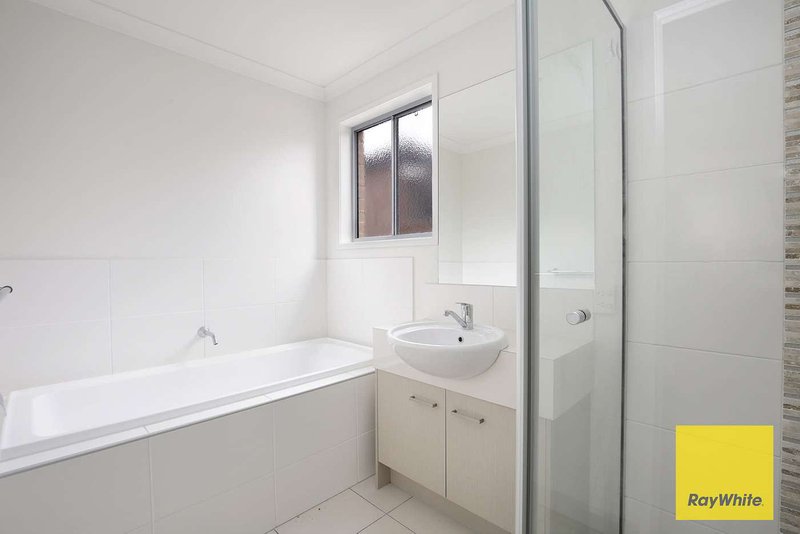 Photo - 11 Westonbury Drive, Truganina VIC 3029 - Image 7