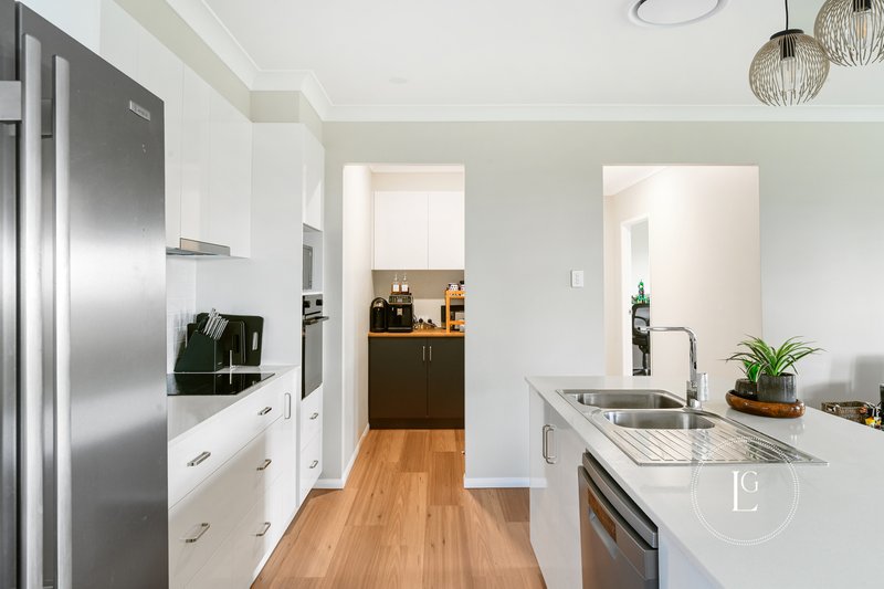Photo - 11 Wetherby Street, Highfields QLD 4352 - Image 3