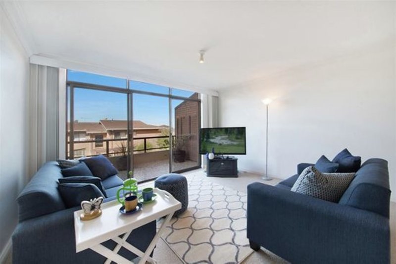 Photo - 1/1 Wharf Street, East Gosford NSW 2250 - Image 4