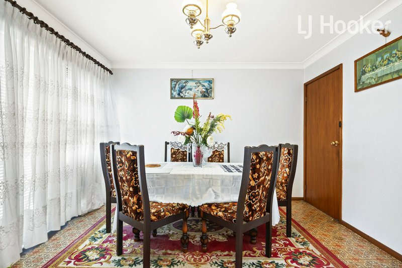 Photo - 11 Wheatley Street, St Johns Park NSW 2176 - Image 3