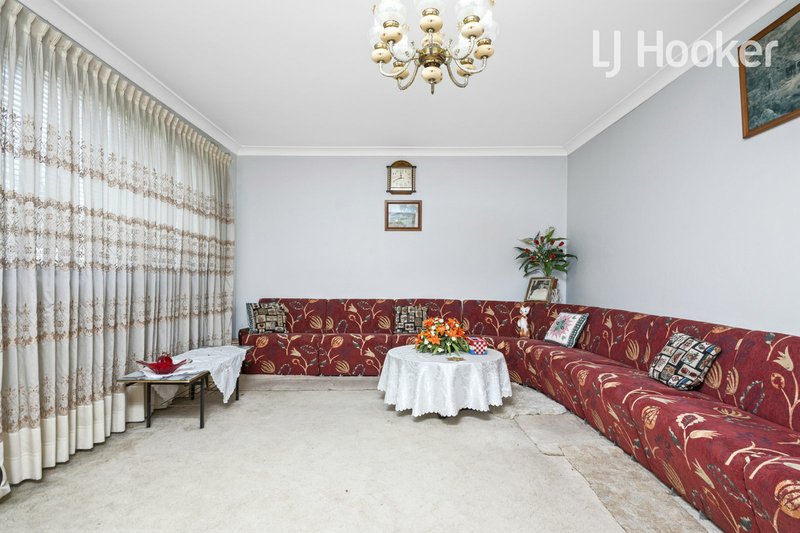 Photo - 11 Wheatley Street, St Johns Park NSW 2176 - Image 6