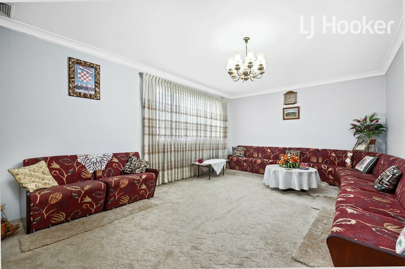 Photo - 11 Wheatley Street, St Johns Park NSW 2176 - Image 7