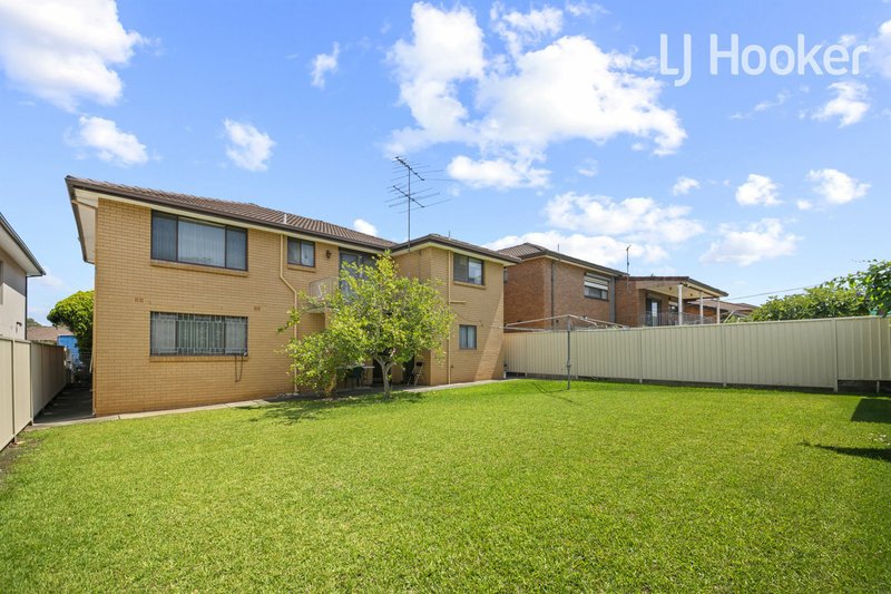 Photo - 11 Wheatley Street, St Johns Park NSW 2176 - Image 12