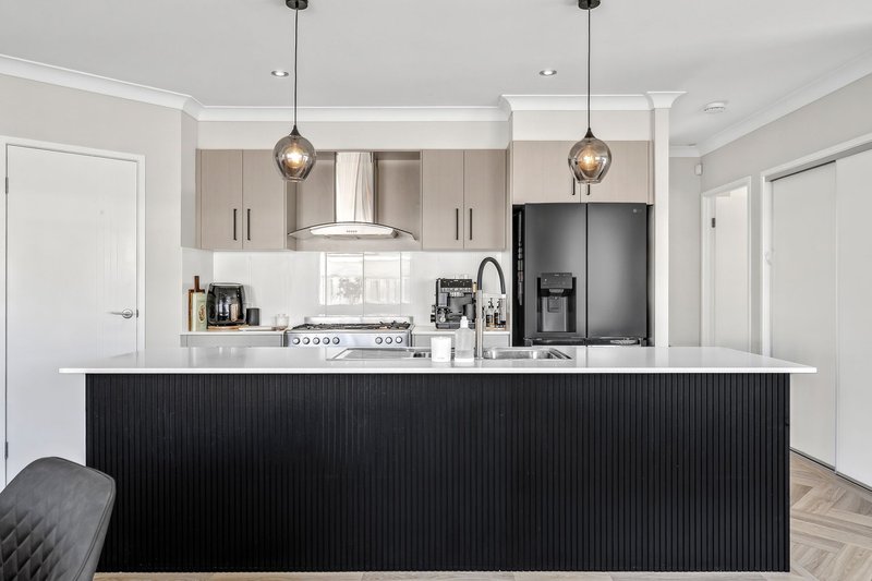 Photo - 11 Whimbrel Avenue, Upper Coomera QLD 4209 - Image 7