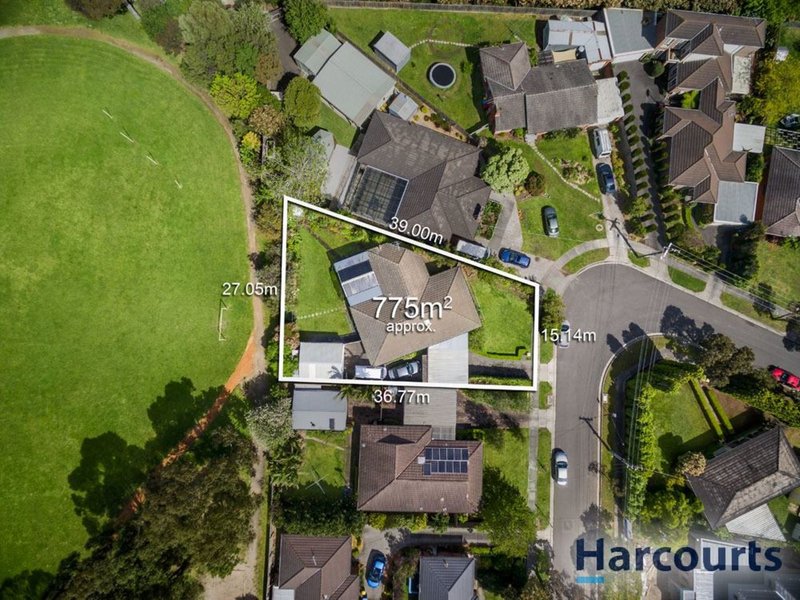 11 White Road, Wantirna South VIC 3152