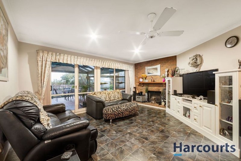 Photo - 11 White Road, Wantirna South VIC 3152 - Image 4