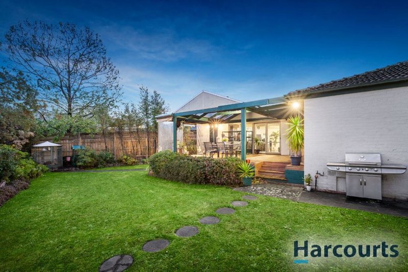 Photo - 11 White Road, Wantirna South VIC 3152 - Image 5