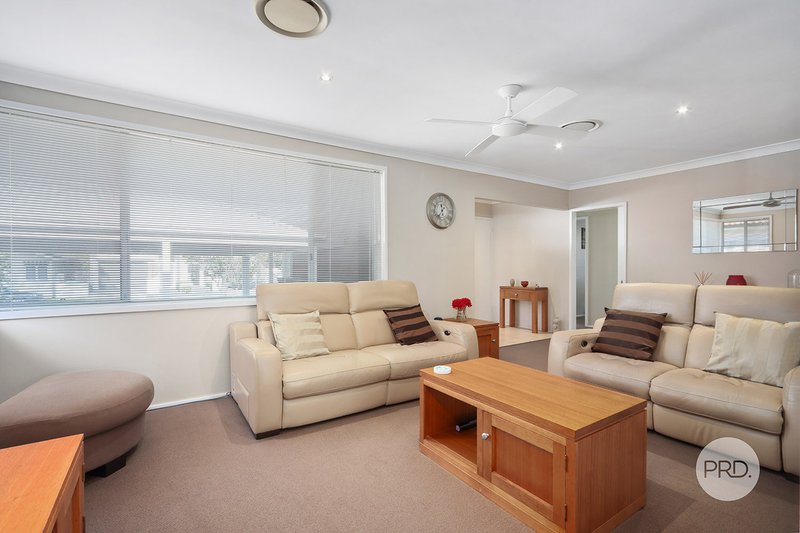 Photo - 11 Whitegates Avenue, Peakhurst Heights NSW 2210 - Image 2