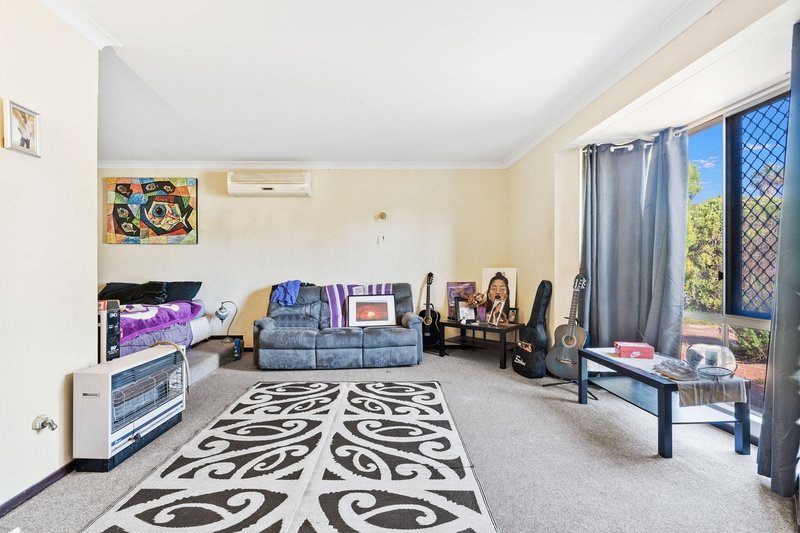 Photo - 11 Whitehaven Crescent, Balga WA 6061 - Image 2