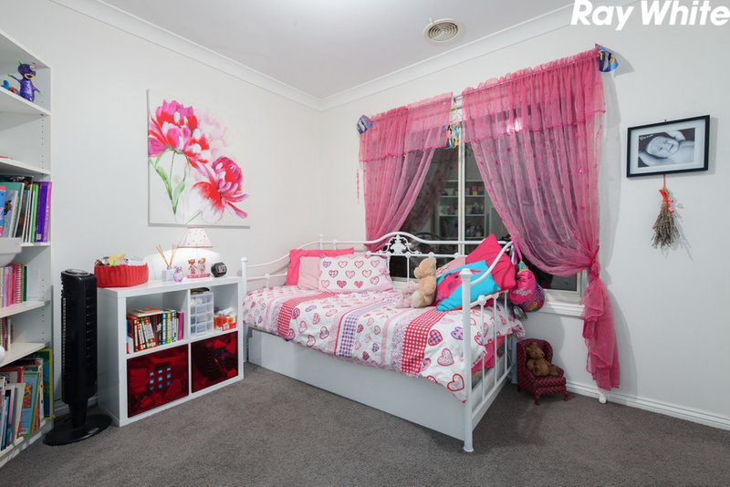 Photo - 11 Whiteley Way, Pakenham VIC 3810 - Image 14