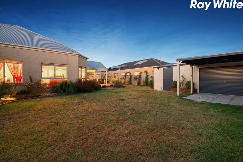 Photo - 11 Whiteley Way, Pakenham VIC 3810 - Image 16