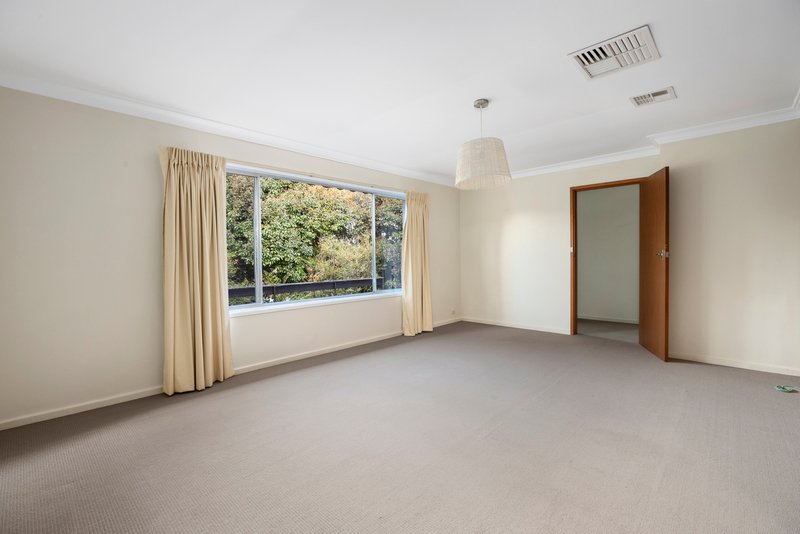 Photo - 11 Williamson Street, Holder ACT 2611 - Image 7