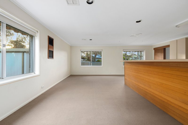 Photo - 11 Williamson Street, Holder ACT 2611 - Image 13