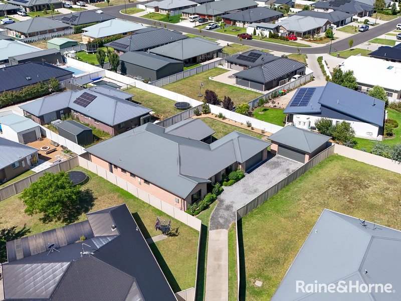 Photo - 11 Willott Close, Eglinton NSW 2795 - Image 5