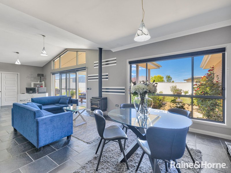 Photo - 11 Willott Close, Eglinton NSW 2795 - Image 10