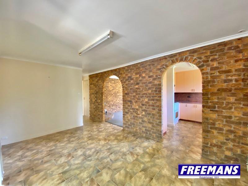 Photo - 11 Willowglen Street, Kingaroy QLD 4610 - Image 8