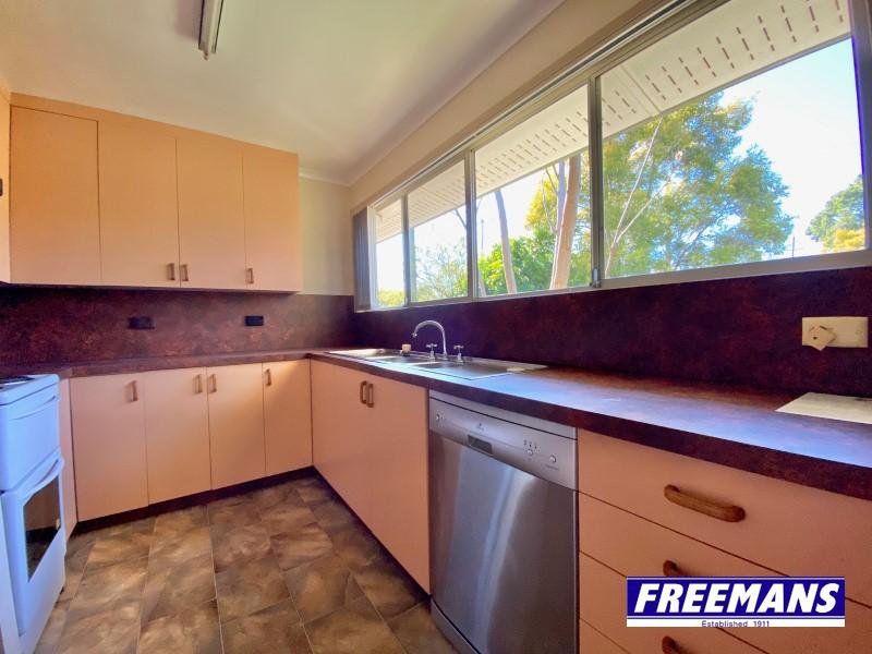 Photo - 11 Willowglen Street, Kingaroy QLD 4610 - Image 11