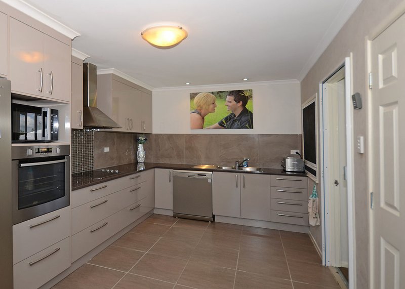 Photo - 11 Winbirra Way, Scarness QLD 4655 - Image 3