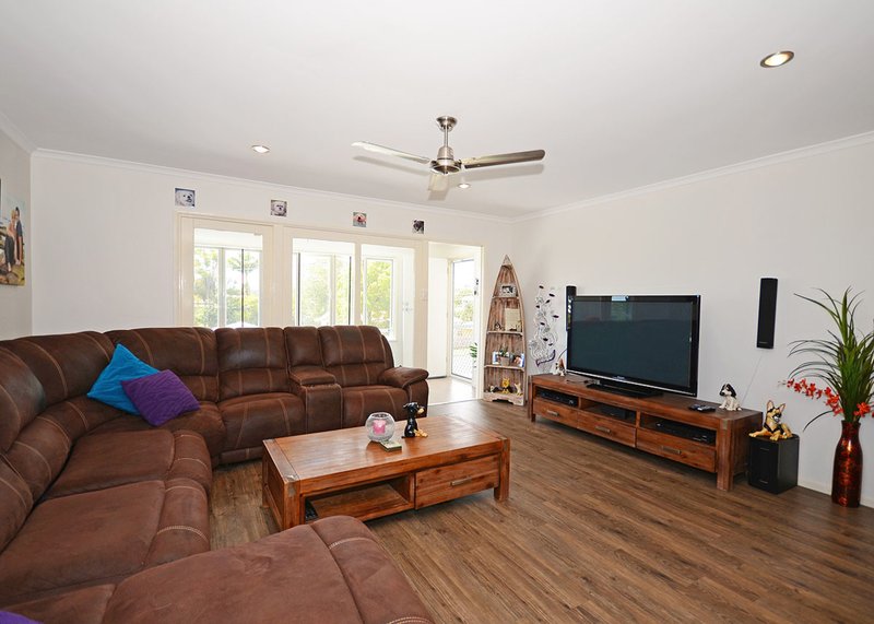 Photo - 11 Winbirra Way, Scarness QLD 4655 - Image 7