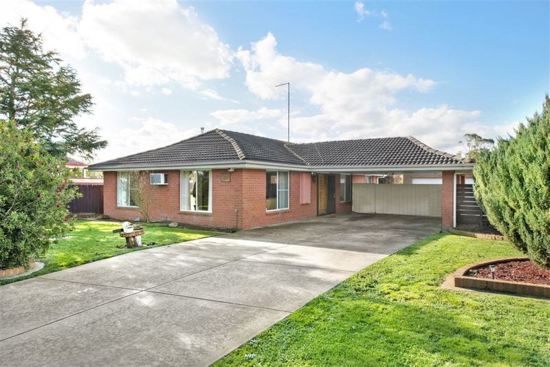 11 Windermere Way, Cardigan Village VIC 3352