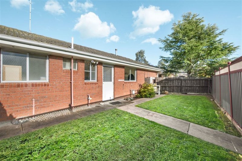 Photo - 11 Windermere Way, Cardigan Village VIC 3352 - Image 11