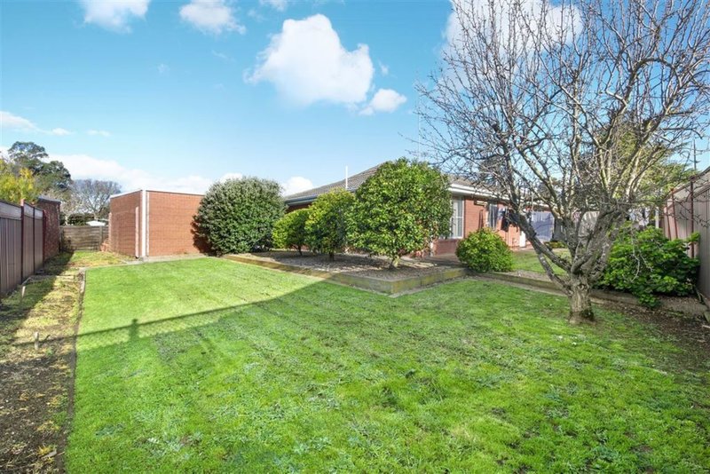 Photo - 11 Windermere Way, Cardigan Village VIC 3352 - Image 12