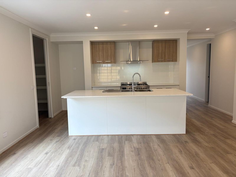 Photo - 11 Windjammer Street, Tarneit VIC 3029 - Image 6