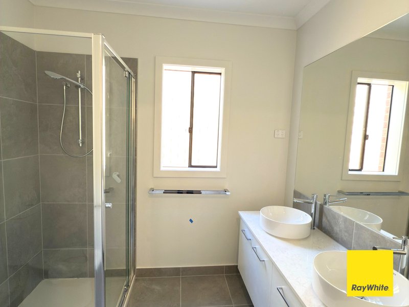 Photo - 11 Windjammer Street, Tarneit VIC 3029 - Image 13