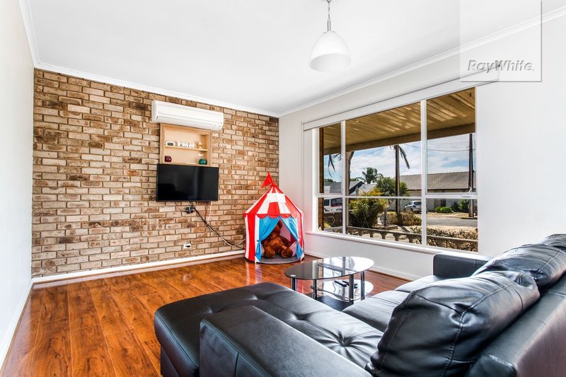 Photo - 11 Windsor Avenue, Para Hills SA 5096 - Image 3