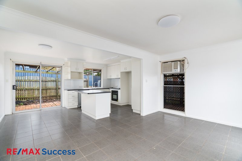 Photo - 11 Wine Drive, Wilsonton Heights QLD 4350 - Image 2