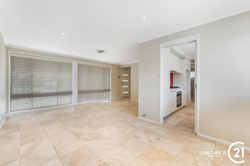 Photo - 11 Winton Avenue, Edensor Park NSW 2176 - Image 4