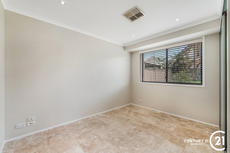 Photo - 11 Winton Avenue, Edensor Park NSW 2176 - Image 12