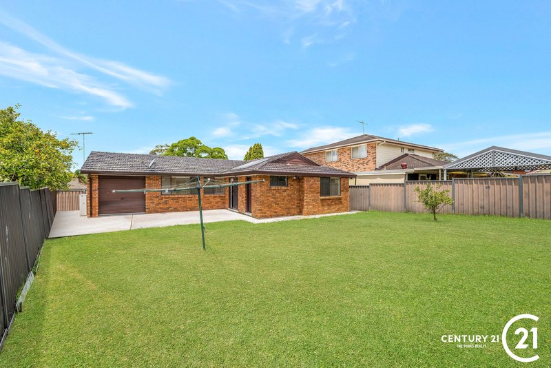 Photo - 11 Winton Avenue, Edensor Park NSW 2176 - Image 15