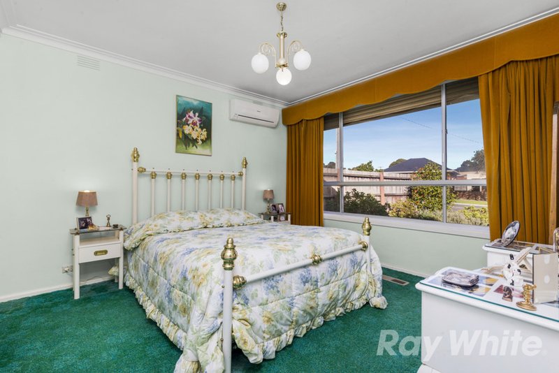 Photo - 11 Witchwood Crescent, Burwood East VIC 3151 - Image 8