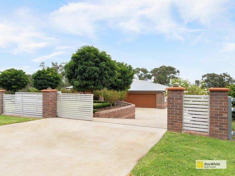 Photo - 11 Wolbah Close, Inverell NSW 2360 - Image 2