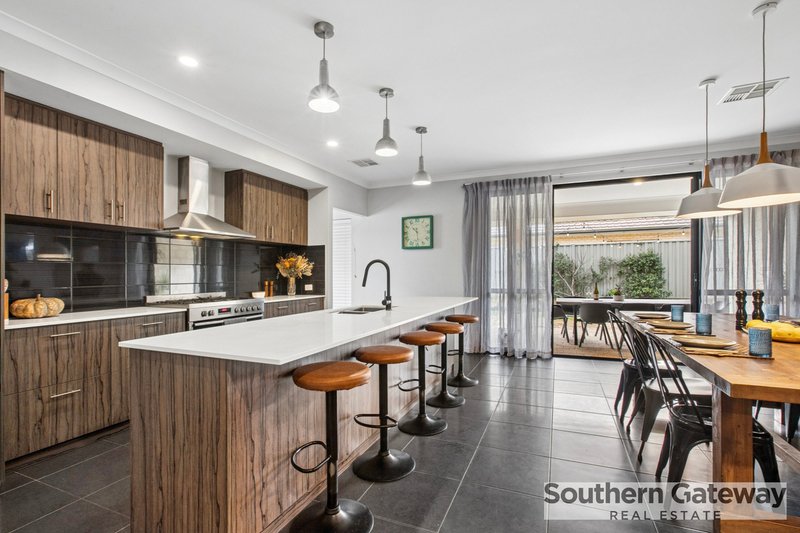 Photo - 11 Wonnich Street, Byford WA 6122 - Image 4