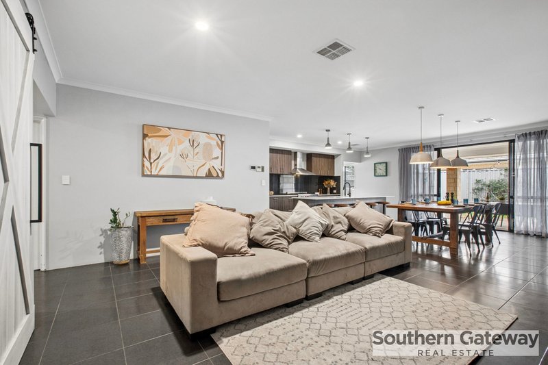 Photo - 11 Wonnich Street, Byford WA 6122 - Image 13