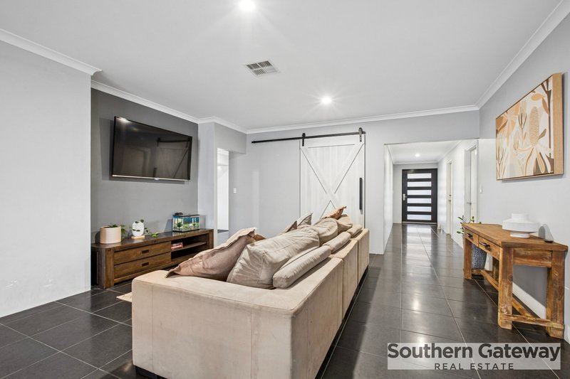 Photo - 11 Wonnich Street, Byford WA 6122 - Image 14