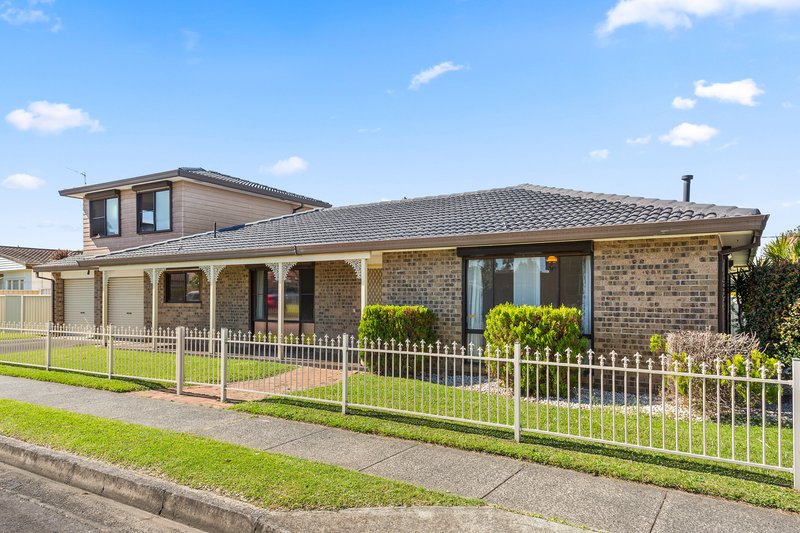 11 Woodford Avenue, Warilla NSW 2528