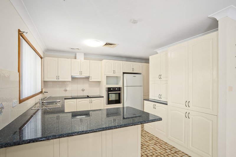 Photo - 11 Woodford Avenue, Warilla NSW 2528 - Image 3