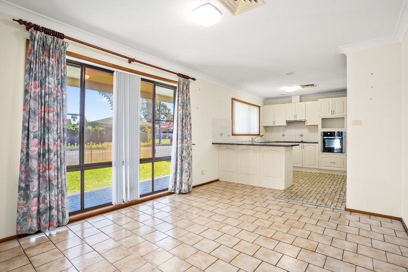 Photo - 11 Woodford Avenue, Warilla NSW 2528 - Image 4