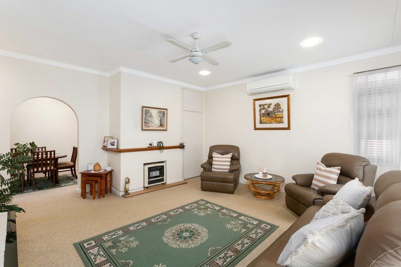 Photo - 11 Woodridge Avenue, North Epping NSW 2121 - Image 2