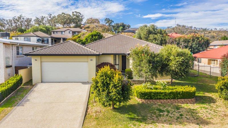 11 Woodside Road, Tamworth NSW 2340