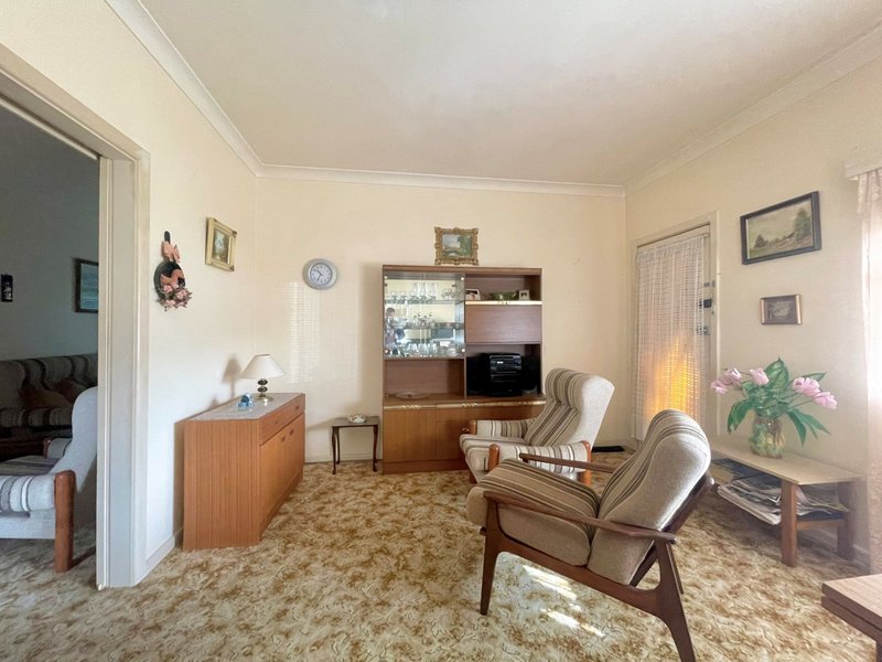 Photo - 11 Woolana Avenue, Budgewoi NSW 2262 - Image 3