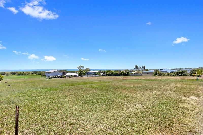 Photo - 11 Woongoolbver Court, River Heads QLD 4655 - Image 4