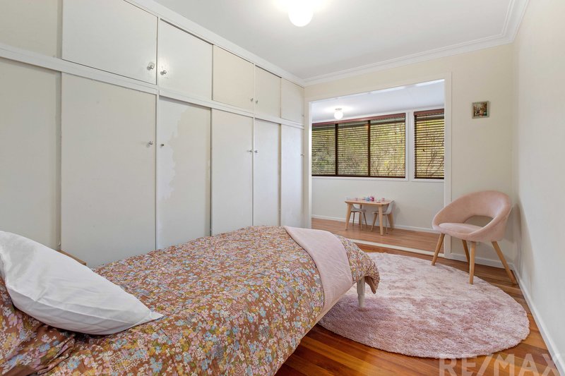 Photo - 11 Wunulla Street, Mount Gravatt East QLD 4122 - Image 9