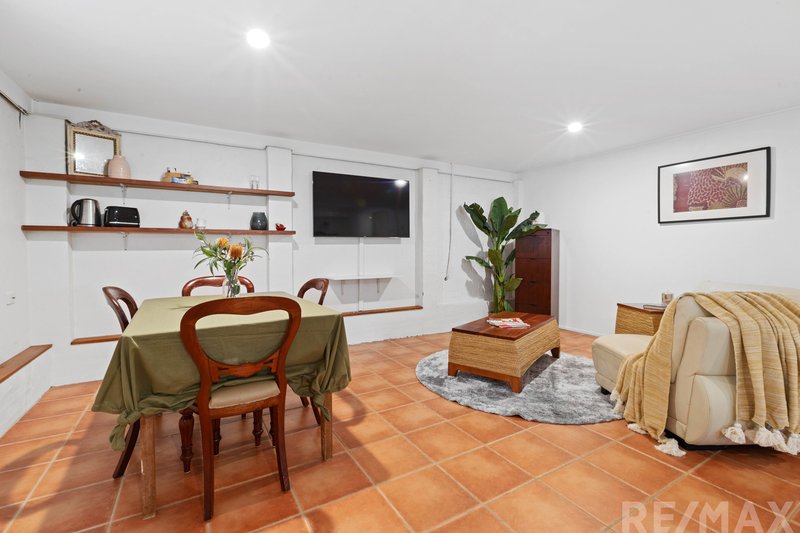 Photo - 11 Wunulla Street, Mount Gravatt East QLD 4122 - Image 16