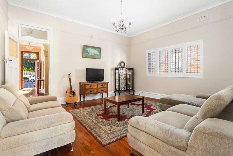 Photo - 11 Yabsley Avenue, Marrickville NSW 2204 - Image 4