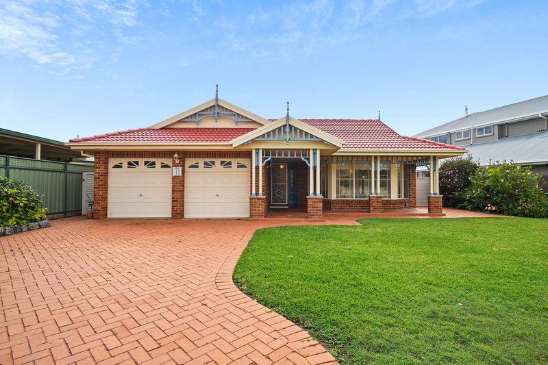 11 Yachtsman Avenue, Caves Beach NSW 2281