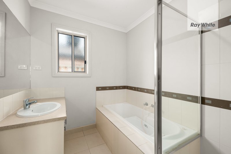 Photo - 11 Yantara Walk, South Morang VIC 3752 - Image 4